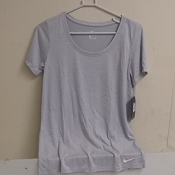 Nike woman's t shirt dri fit short sleeves medium